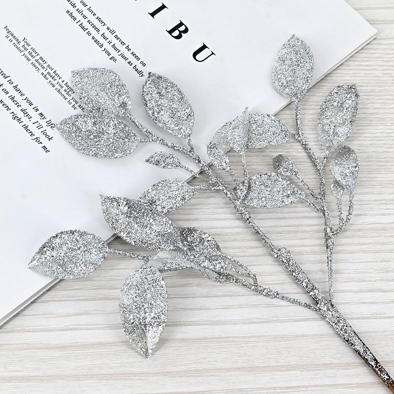 Hot-selling Christmas decoration gold powder simulation leaves, festival holly leaves, shooting props