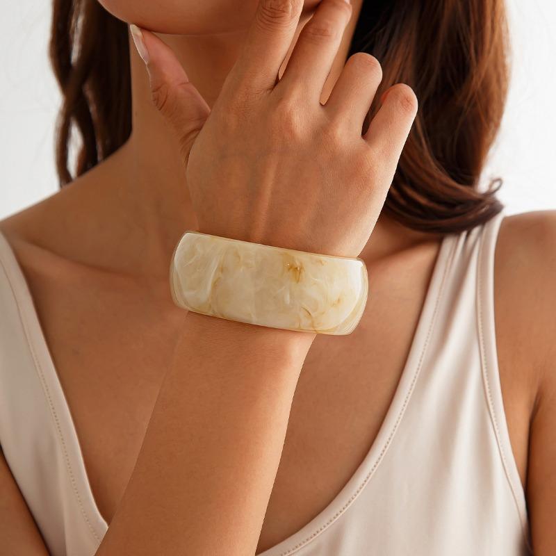 Exaggeration Vintage Acrylic Bracelet for Women 3cm Width Irregular Colorful Vague Dyeing Round Bangle Bracelets Women's Jewelry