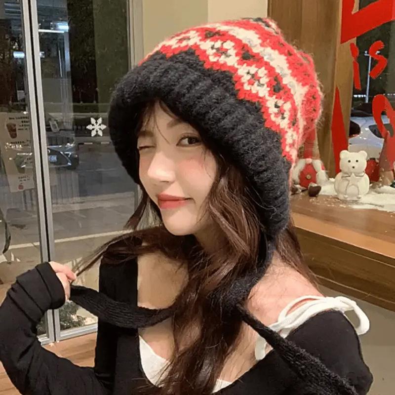 Autumn Winter 2025 New Woolen Hat Women Hepburn Style Striped Spliced Belt Thickened Warm Knitted Ear Protection Hat