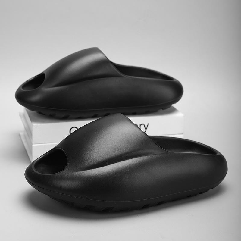 2025 новые тапочки-булочки пара EVA супер мягкая толстая подошва наступая на дерьмо чувство дома нескользящая повседневная обувь для пляжа Q эластичная