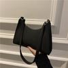 High-end Niche Design Retro Matte Underarm Baguette Bag Women's 2025 New Autumn and Winter Temperament Versatile Messenger Bag