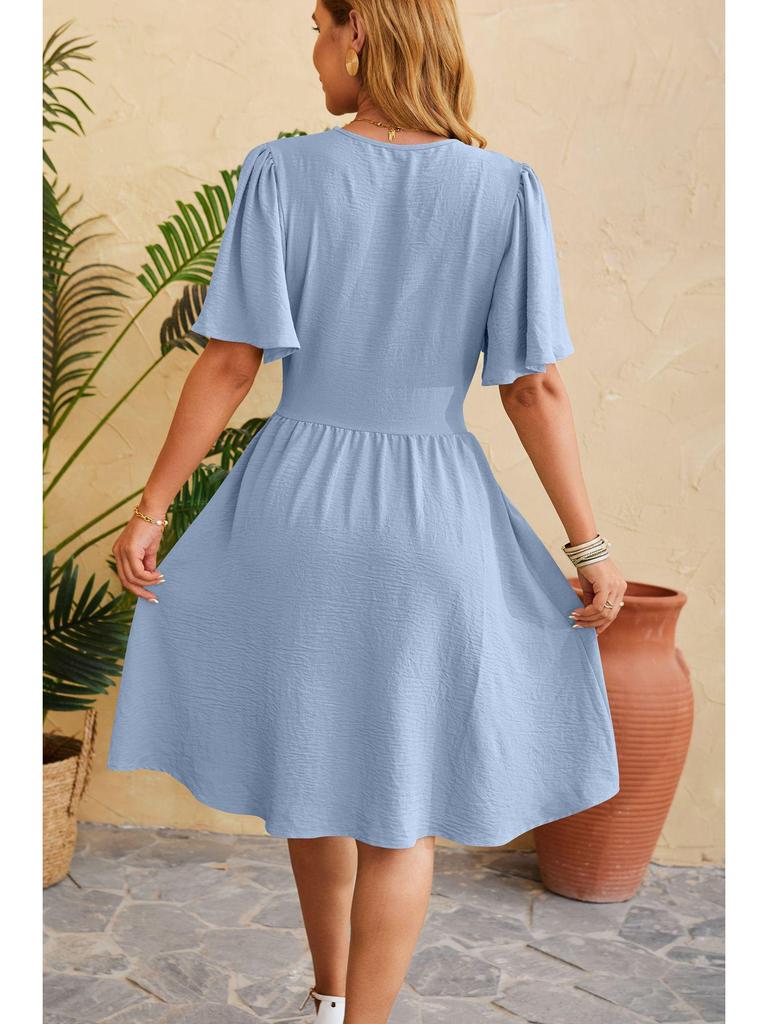 Женское платье с V-образным вырезом, приталенное, с рукавами-клеш, весна/лето 2024