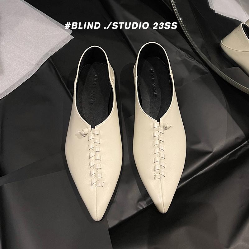 Мода 2025 Новая весна Остроносые туфли на плоском каблуке из натуральной кожи для женщин Лаконичные слипоны Ручная работа Женские мюли Женская обувь