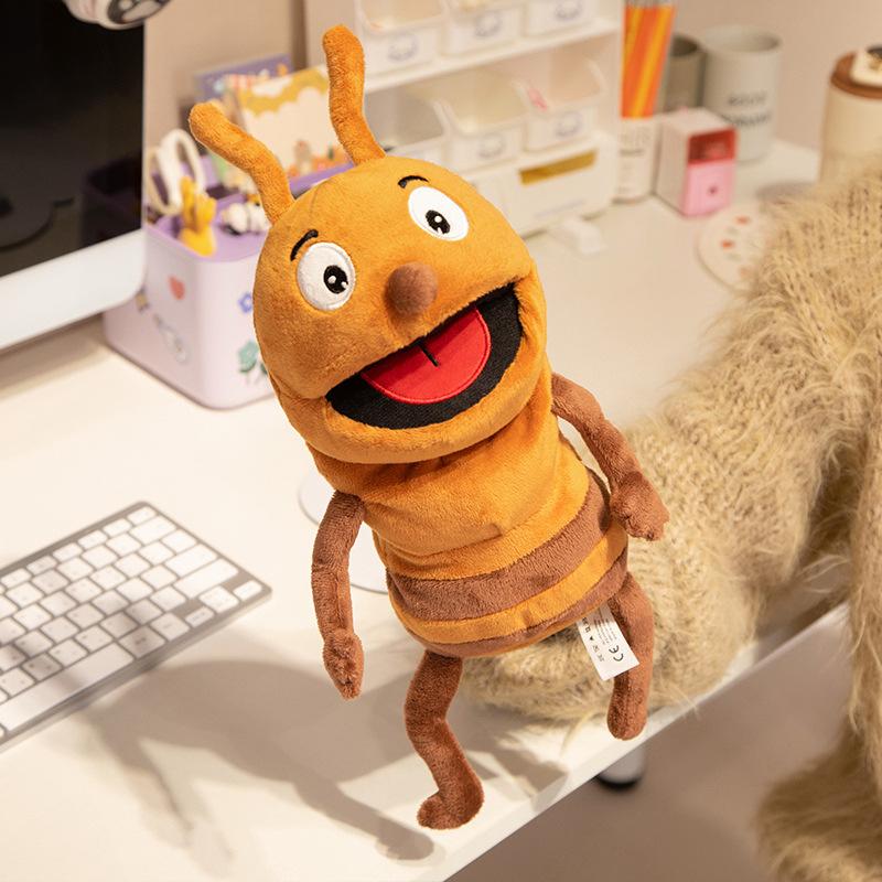 Realistic Insect Hand Puppet Toys Butterfly Bee Cartoon Animal Finger Puppet Ventriloquist Performance Prop Plush Toy Gift