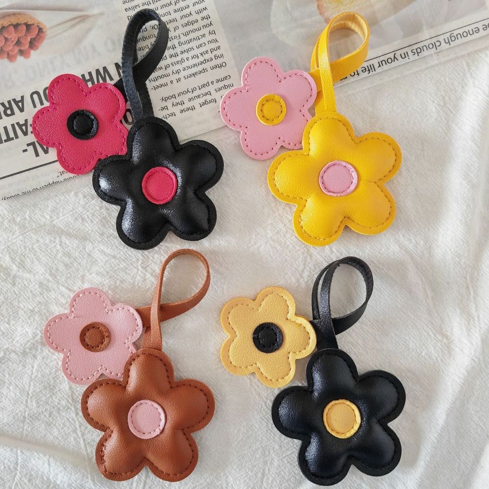 Contrasting Sunflower Bag Pendant PU Leather Bag Pendant Five Petal Flower Keychain Women