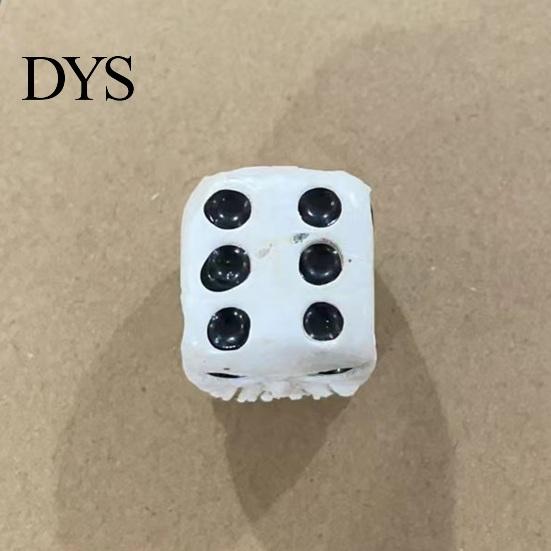 Handheld Lightweight Dice Skull for Adults, Gothic Resin Shaped Portable Running Groups 6 Sided Entertainment, Halloween Party Favors Matte