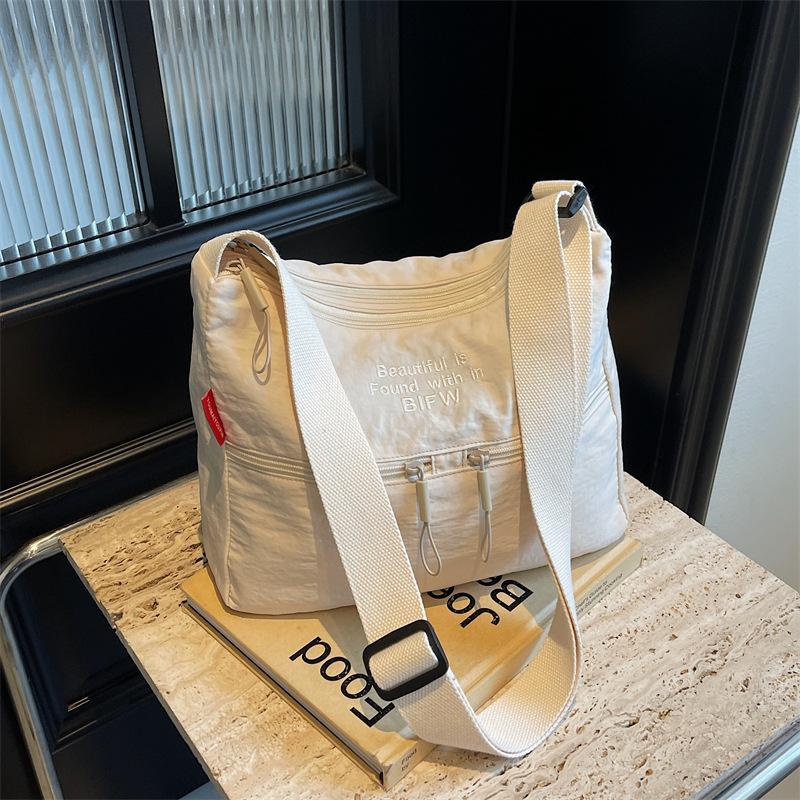 Модная личность простой ретро нишевая сумка через плечо зарубежный стиль большая вместимость модная сумка на плечо студентка женская сумка-тоут