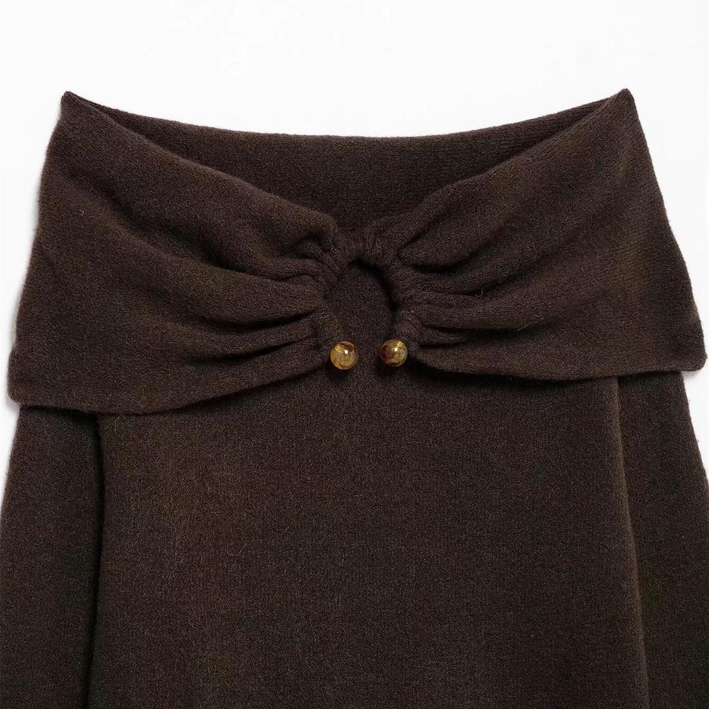 Весна 2025 Женский трикотаж с открытыми плечами и горловиной с подвернутым краем