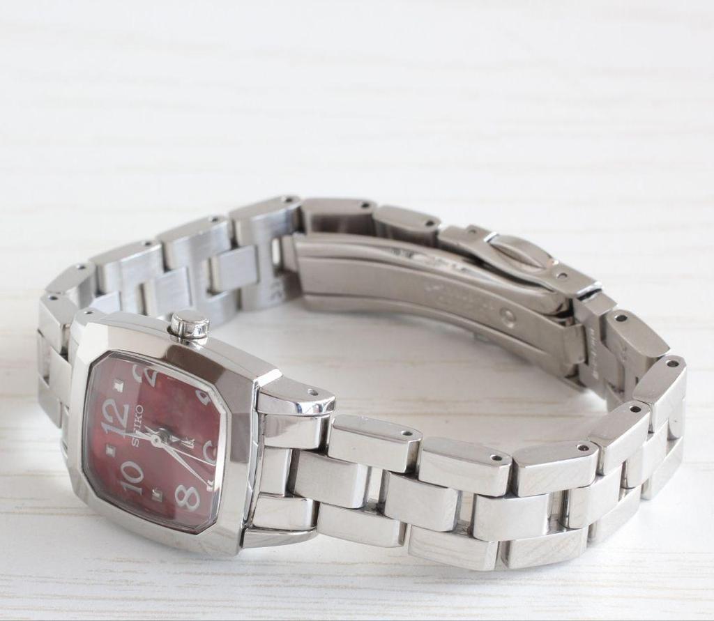 [USED] Working Seiko Lukia Watch 1F21-OBCO