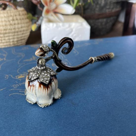 Metal Candle Snuffer Long Handle Candle Wick Flame Extinguisher Putting Out Candle Extinguishing Tool Decorative Candle Accessory