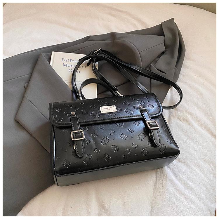 Casual retro commuter women's backpack 2025 autumn and winter new exquisite small schoolbag backpack after going out