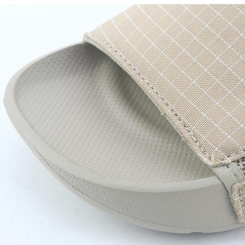 New Balance Тапочки бежевые