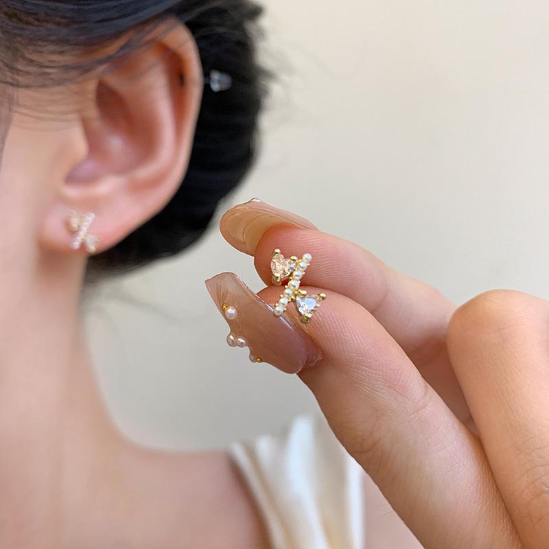 Refined Zircon Cross Mini Earrings - Elegant, Light Luxury Student Piercing, Versatile Temperament Design