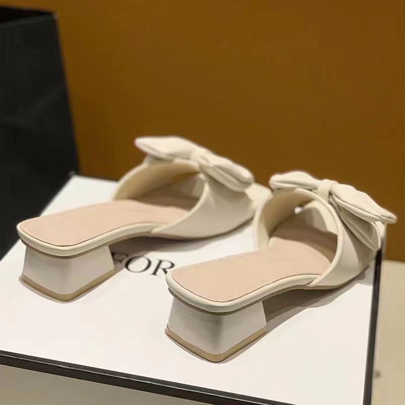 Французские босоножки 2024 года, новый женский модный тренд, средний каблук, толстый каблук, полуперетягивающийся бант, одно слово, перетягивающийся, верхняя одежда с квадратной головкой