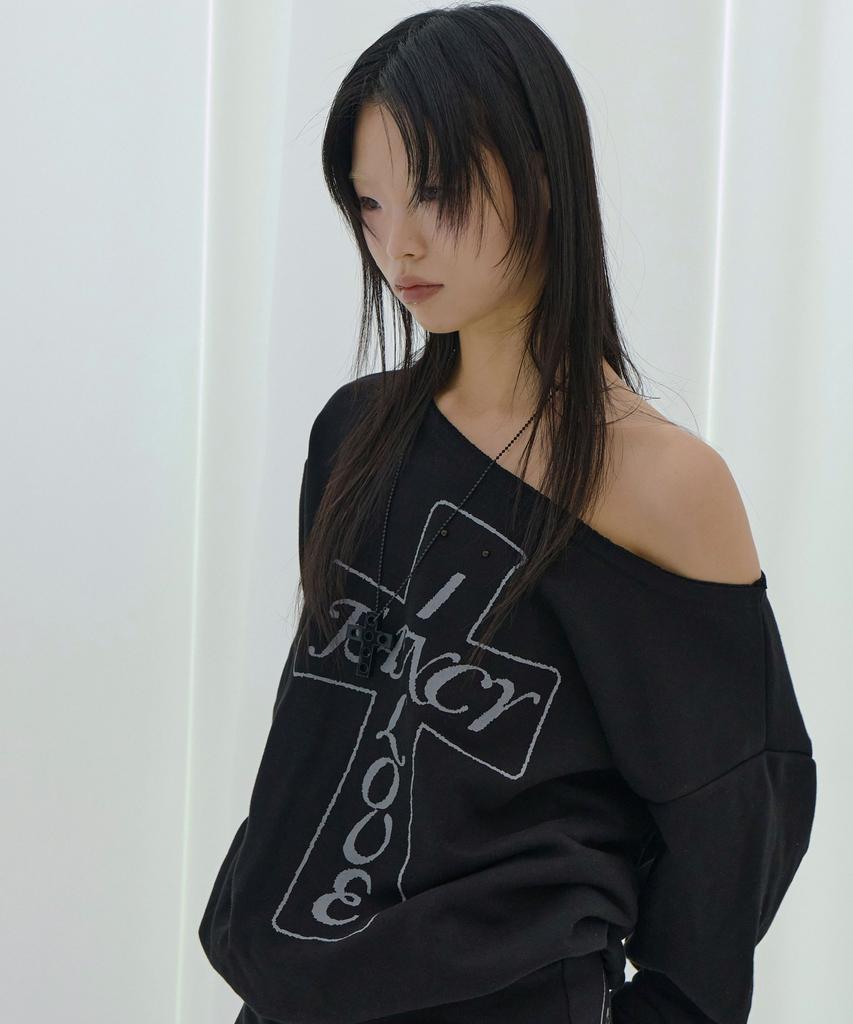 FANCY CLUB Pros Off-Shoulder Sweatshirt (Black) F26Qb040