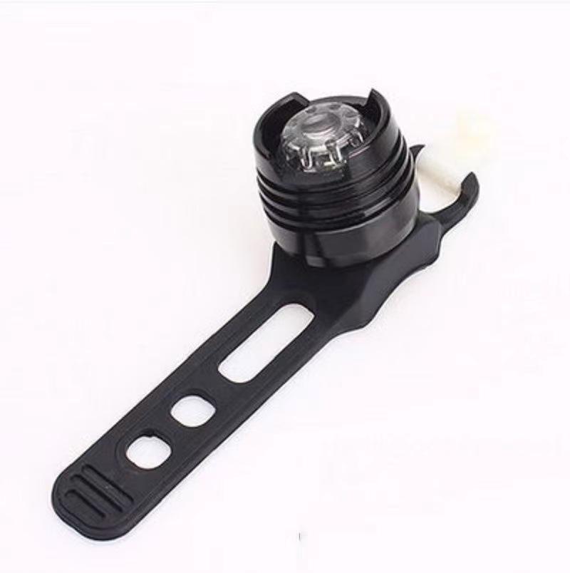 Bicycle LED Tail Light: Aluminum Alloy, Bright Ruby, Quick-Release Hook, Helmet Compatible, Mountain Bike Warning Light