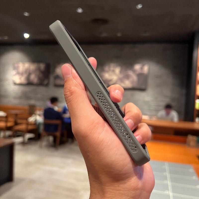 Магнитный чехол с защитой от перегрева для Xiaomi 17 Чехол Сотовая вентиляционная решетка Крышка для беспроводной зарядки для корпуса Xiaomi Mi 17 Ударопрочный