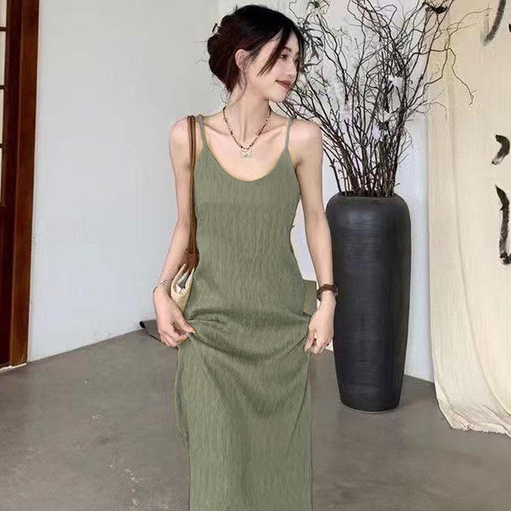 Летнее приталенное платье во французском стиле на тонких бретельках - Длинное и сексуальное