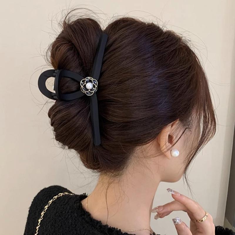 13CM Black Matte Camellia Grab Clip Large Elegant French Hair Clip The Back of The Head Coil Hair Premium Shark Clip Hair Clip