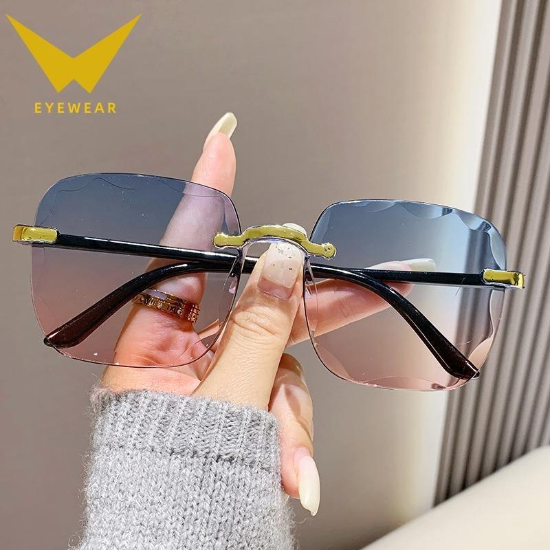 Non-polarized Vintage Rimless Sunglasses New Women Gradient Sunglasses Shades Fashion Frameless Sun Glasses Ladies Eyeglasses