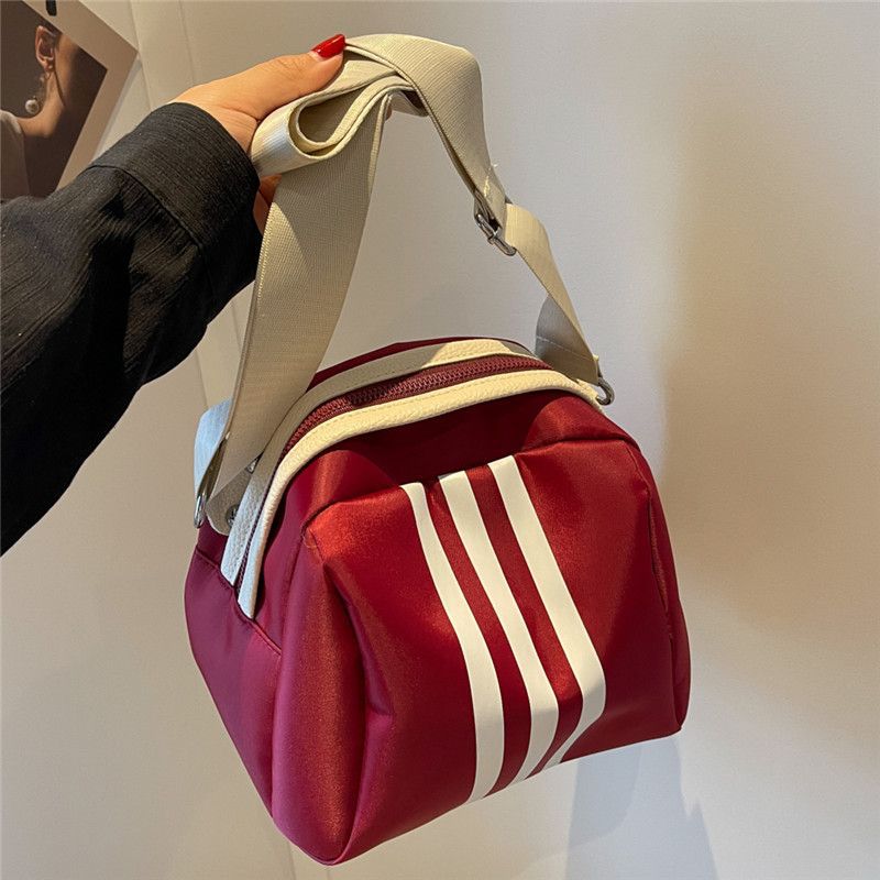 Casual nylon cloth bag women's summer 2025 new niche design shell bag lightweight and versatile large-capacity messenger bag