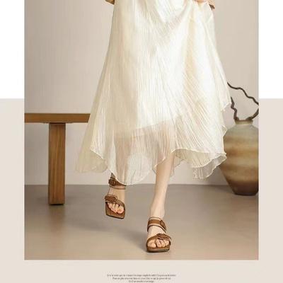 Однословные тапочки женские летние на толстом каблуке 2024 новые на среднем каблуке сказочный стиль модные французские крутые тапочки женские летние