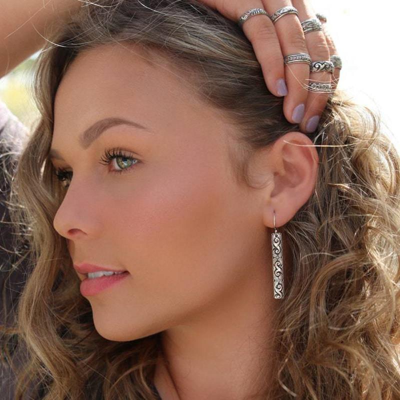 Винтажные серебряные прямоугольные серьги-крючки для женщин, этнические серьги с резьбой по металлу с геометрическим узором, висячие серьги ручной работы, ювелирные изделия