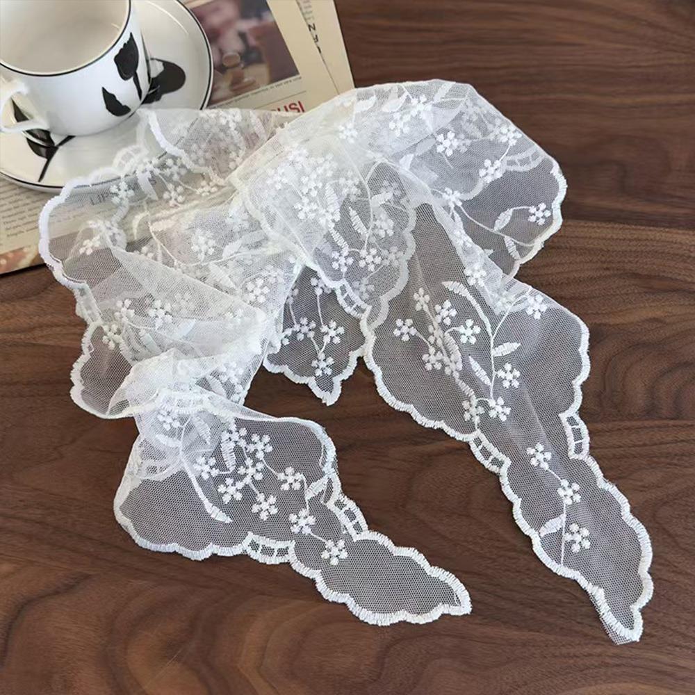 Embroidered Lace Triangle Headscarf White Hollow-out Hair Scarf Wraps Pastoral Style Woven Floral Hair Band Hair Accessories