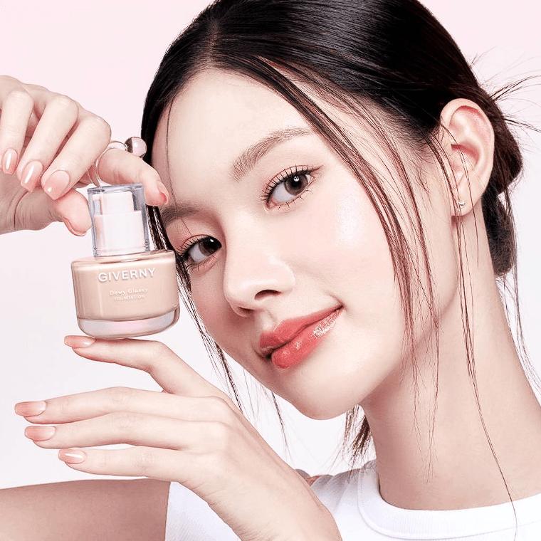 Giverny Dewy Glassy Foundation (7 Colors) SPF 38 PA++ 30ml