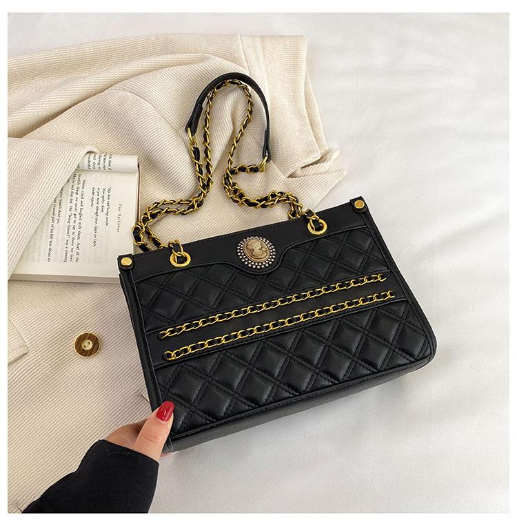 2025 spring and summer new simple large-capacity bag women's diamond chain tote bag foreign style niche shoulder bag