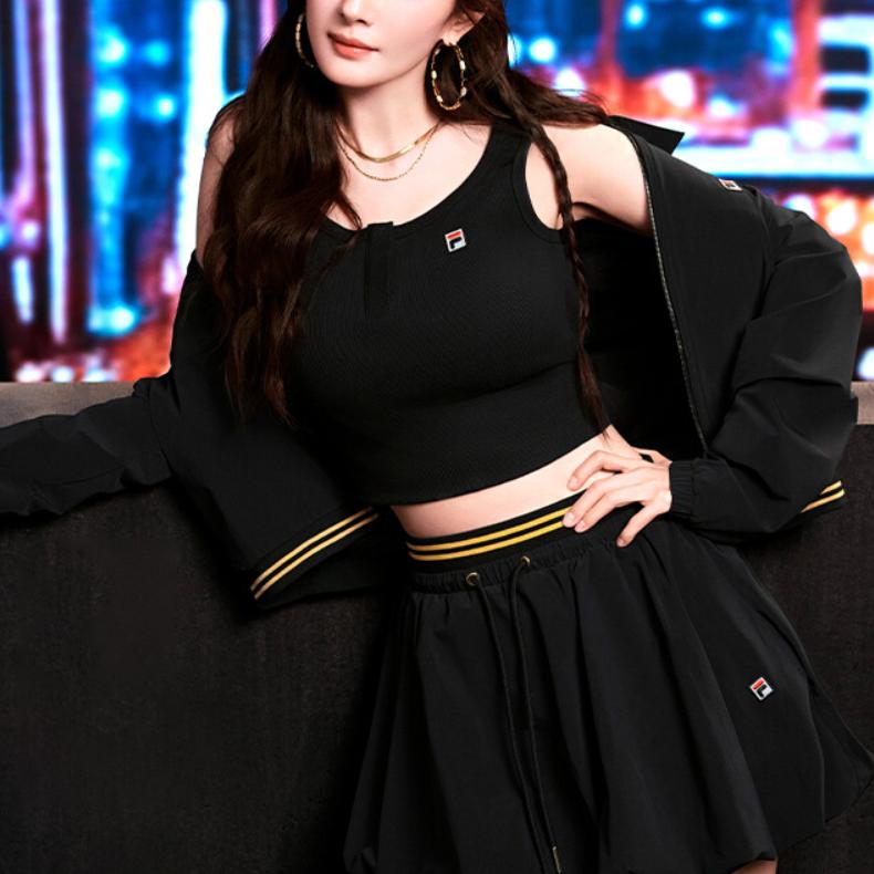 Fila Серия Archive Мягкий Дышащий Приятный к коже Устойчивый к мятости Модный Универсальный Облегающий Без рукавов Кроп-топ Женские топы Черный F11W527101FBK