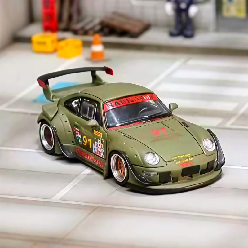 SW 1/64 RWB 993 Литая Симуляционная Статическая Модель Автомобиля из Сплава, Подарок-Игрушка на Праздник для Мальчиков, Декоративный Элемент для Коллекции Взрослых.