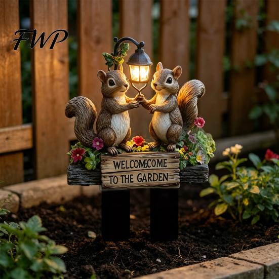 Outdoor Garden Ornament Two Squirrels Decorative Stake, Welcome to The Acrylic Yard Accessory Art, Street Lamp Squirrel Sign for Lawn Pathway