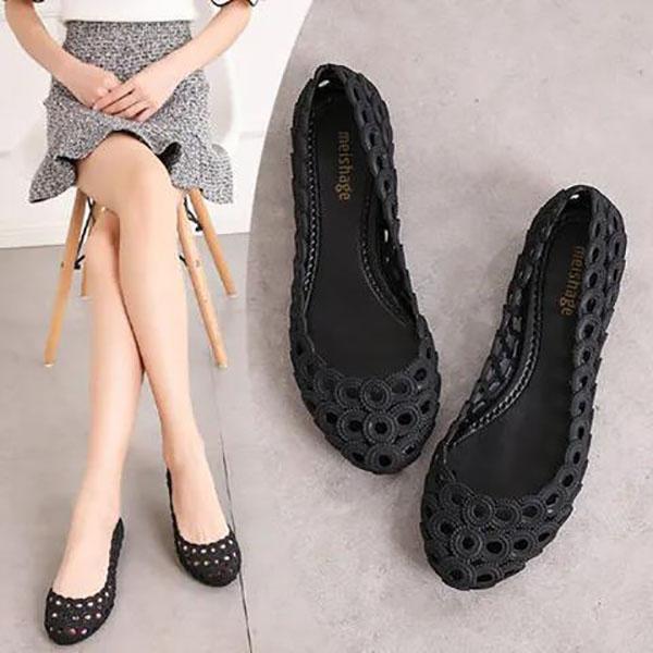 Summer Hollow Nurse Jelly Shoes Ladies Non-slip Flat Beach Shoes Mother Hole Sandals