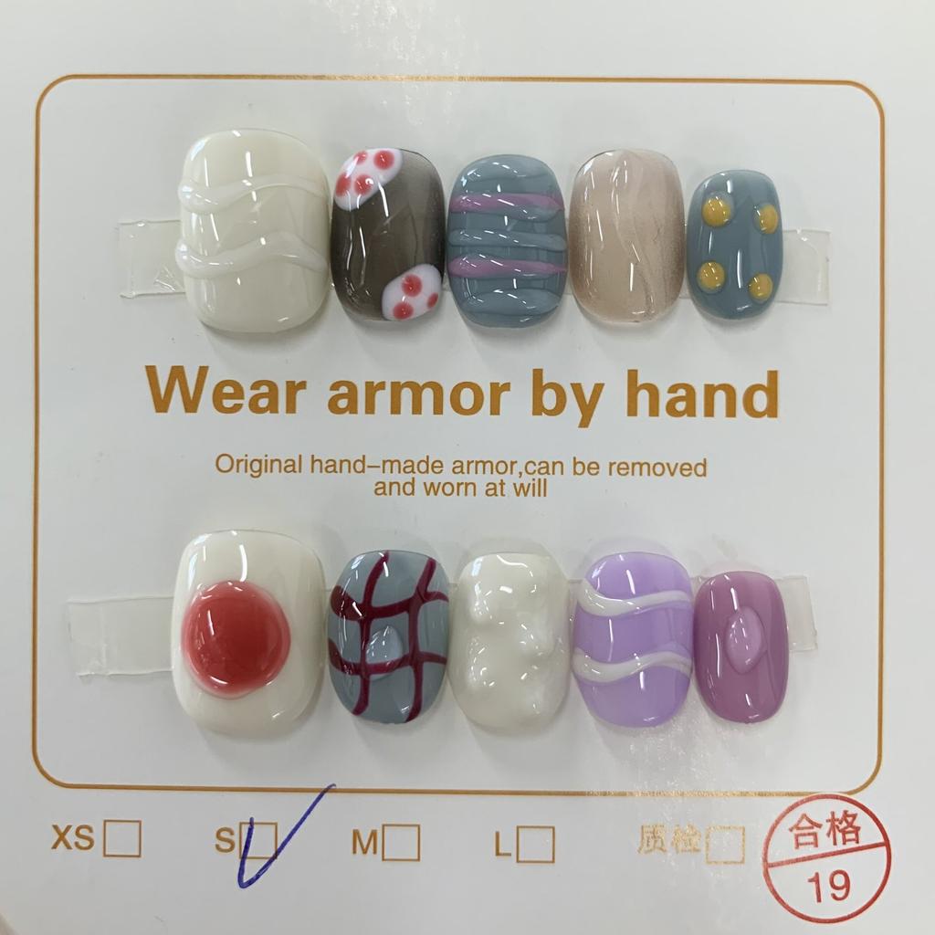 Нажмите на кончики ногтей Гель Полное покрытие 100 дизайнов Накладные ногти ручной работы Высококачественные носимые искусственные ногти Многоразовые размеры от XS до L бесплатно 5 шт. инструментов