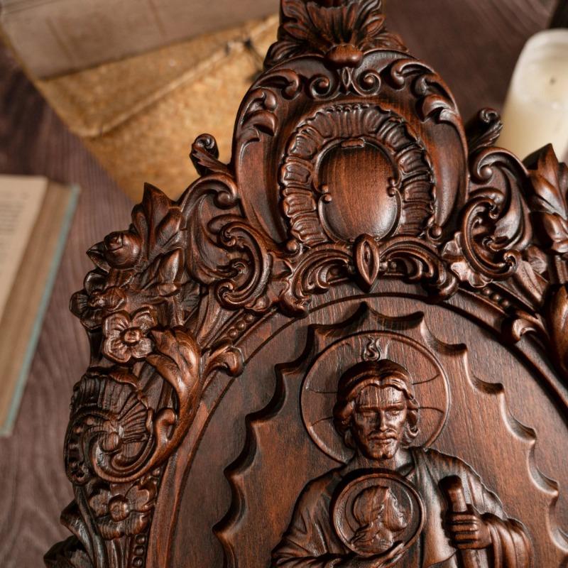 Улица. Статуя иудео-католика, настенное украшение, религиозная икона, покровитель смутных времен и зла, ручная резьба по дереву