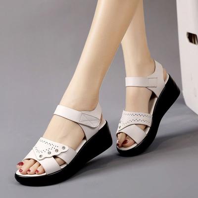 Обувь Сандалии для женщин со стразами Лето 2024 на среднем каблуке Женские туфли на танкетке Бежевый ромб H Повседневный F