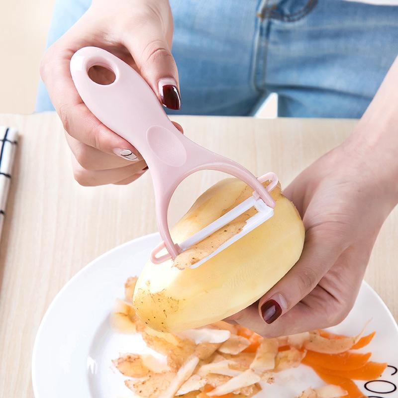 Многофункциональная овощечистка и терка для фруктов
