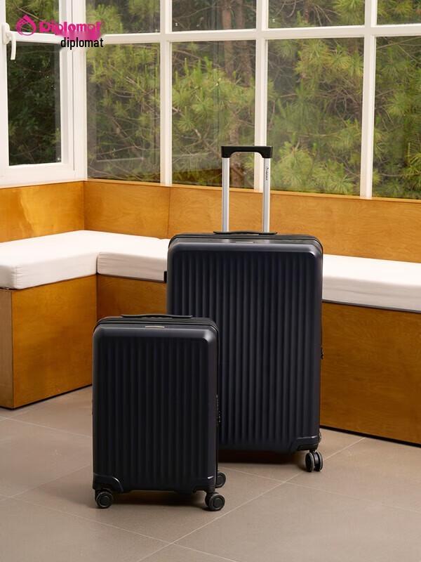 Diplomat TC-2401 Expandable Business Carry-On Suitcase