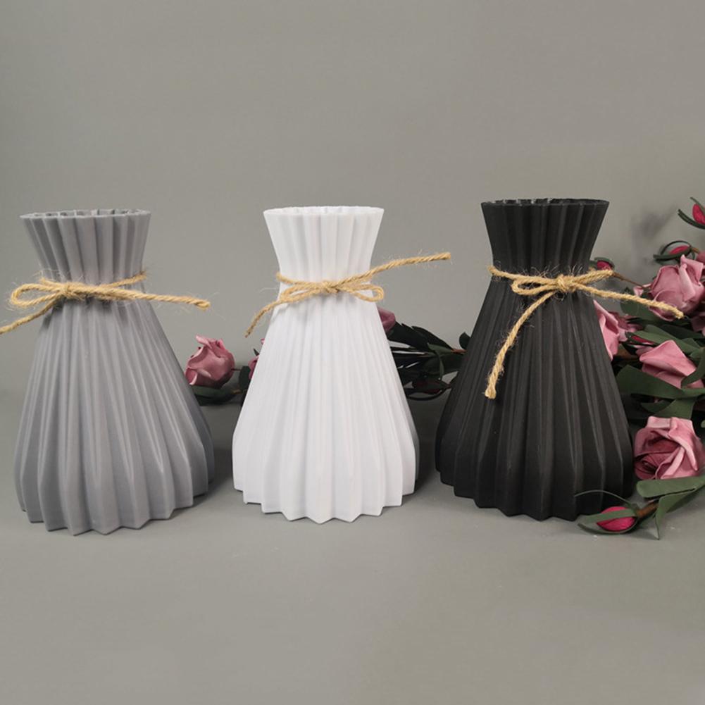 Декоративная однотонная пластиковая ваза