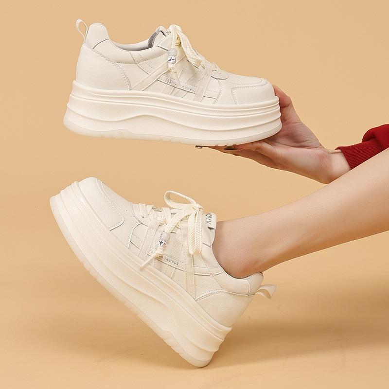 Platform women's 2026 spring and summer new light and comfortable inner height increase versatile sports and leisure shoes women's board shoes
