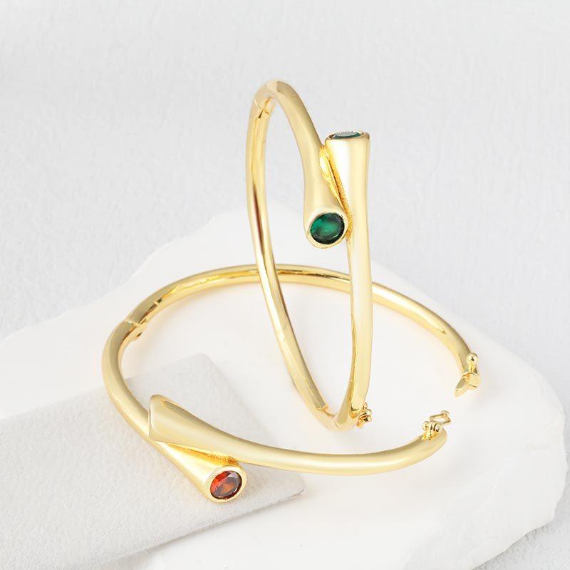 New Retro High-end Glossy Bracelet with Zircon Simple Bracelet