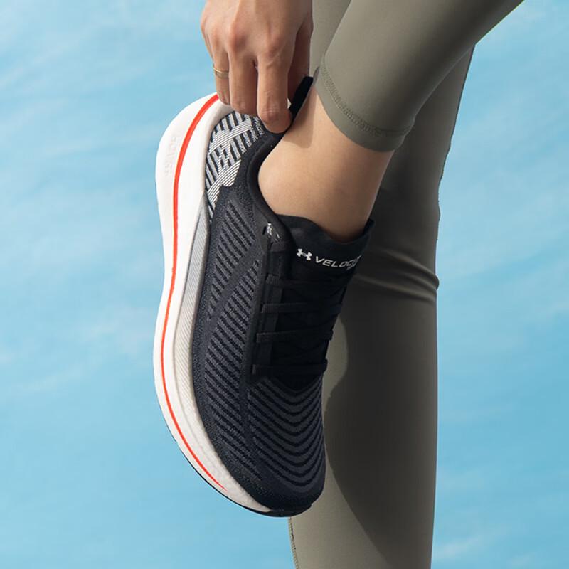 Under Armour Женские дышащие беговые кроссовки с амортизацией