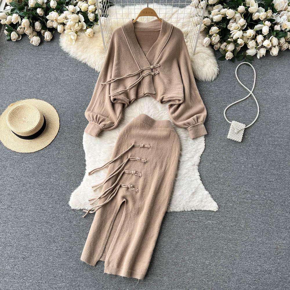 Вязаный кардиган-свитер на пуговицах-катушках в стиле ретро для осени и зимы + юбка миди с разрезом на бедре, комплект из двух предметов