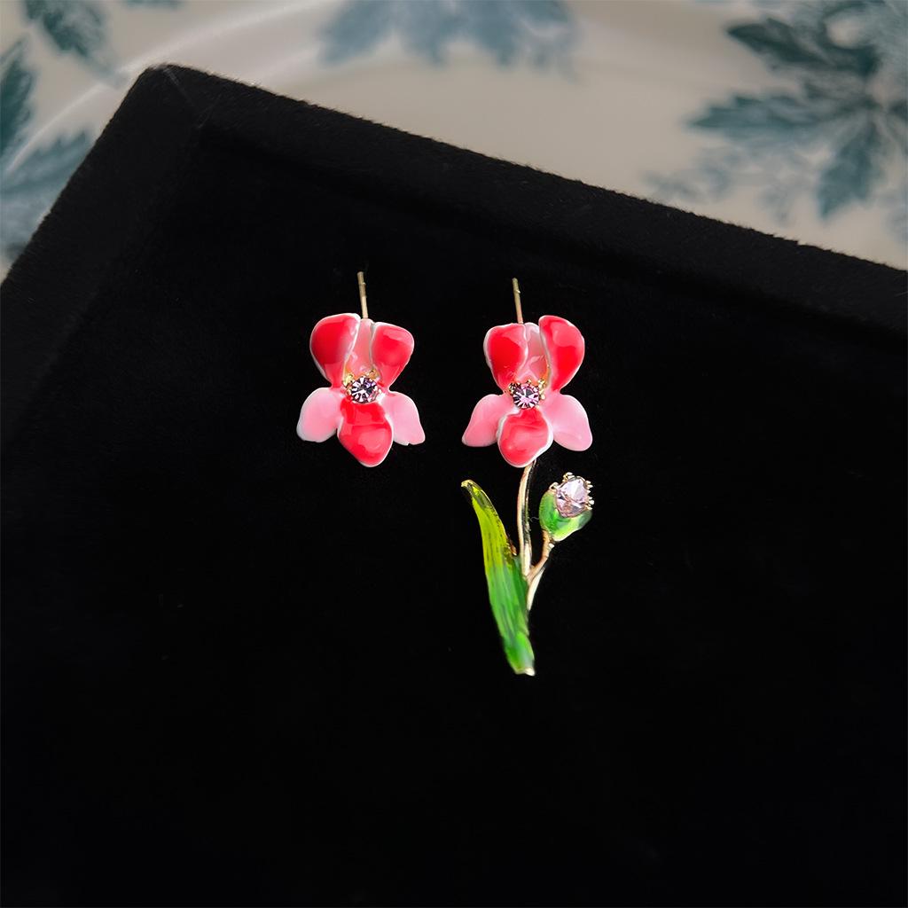 Эмалевые серьги-капли в стиле французской масляной живописи: Художественные серьги-пусеты в придворном стиле с литературным ретро-флером.