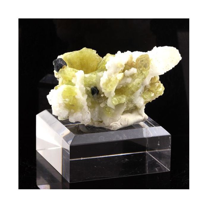 Pierres et Minéraux. Brazilianite + Apatite. 933.5 ct. Telírio claim, Minas Gerais, Brésil.