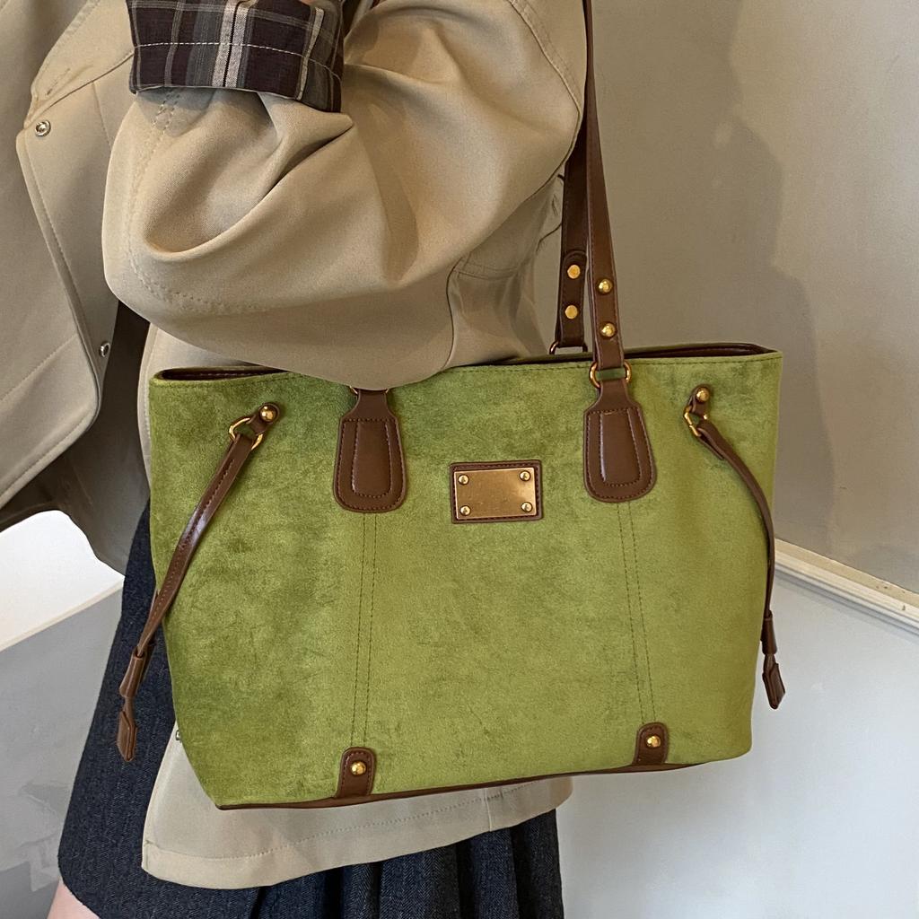 Винтажная сумка большой вместимости женская 2025 новая модная замшевая сумка-тоут простая наплечная сумка для поездок