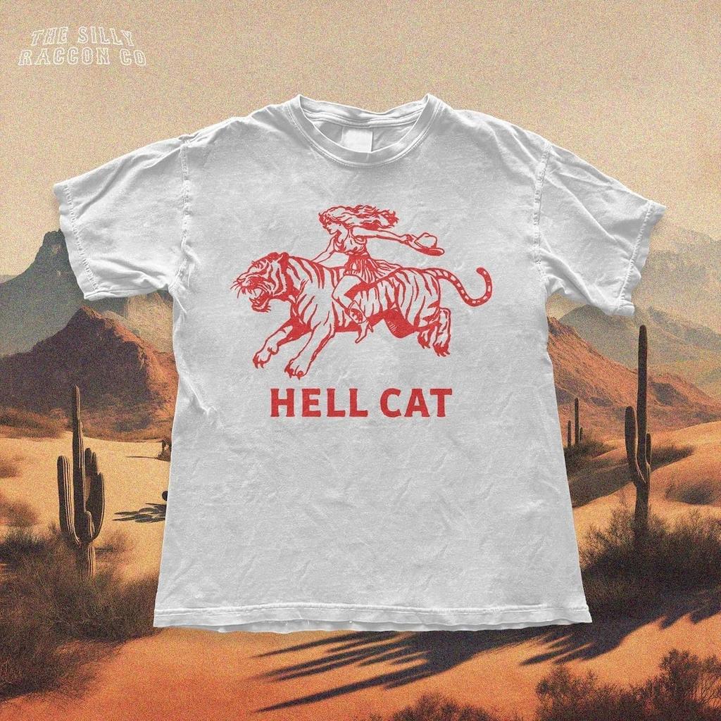 Ретро ковбойская девушка "Hellcat" Футболка - Футболка с тигровым принтом - Юмористическая и модная