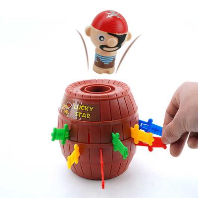 Новинка Смешная Пиратская Бочка Игрушки Игра на Удачу Прыгающие Пираты Ведро Втыкание Меча Выскакивающая Хитрая Игрушка Семейные Шутки Для Ребенка Детский Подарок