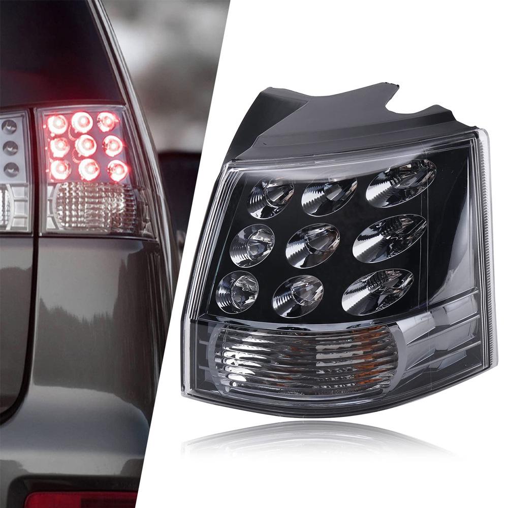 Накладка на задний фонарь и стоп-сигнал Mitsubishi Outlander 2007-2013